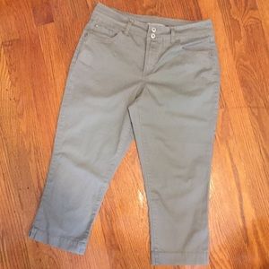 Lightweight Capri pants
